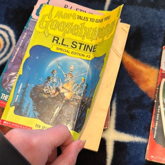 Goosebumps Book Collection - Picture 7 of 10